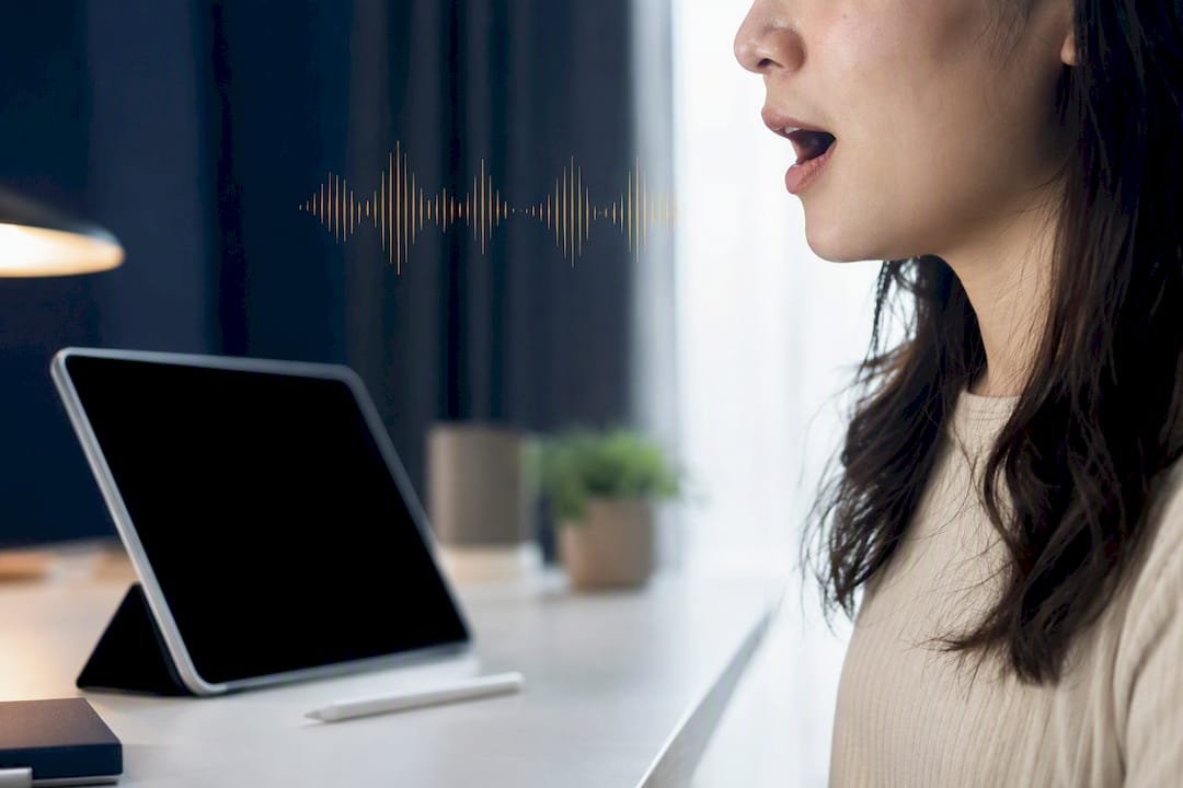 Learner articulating American t sound during training