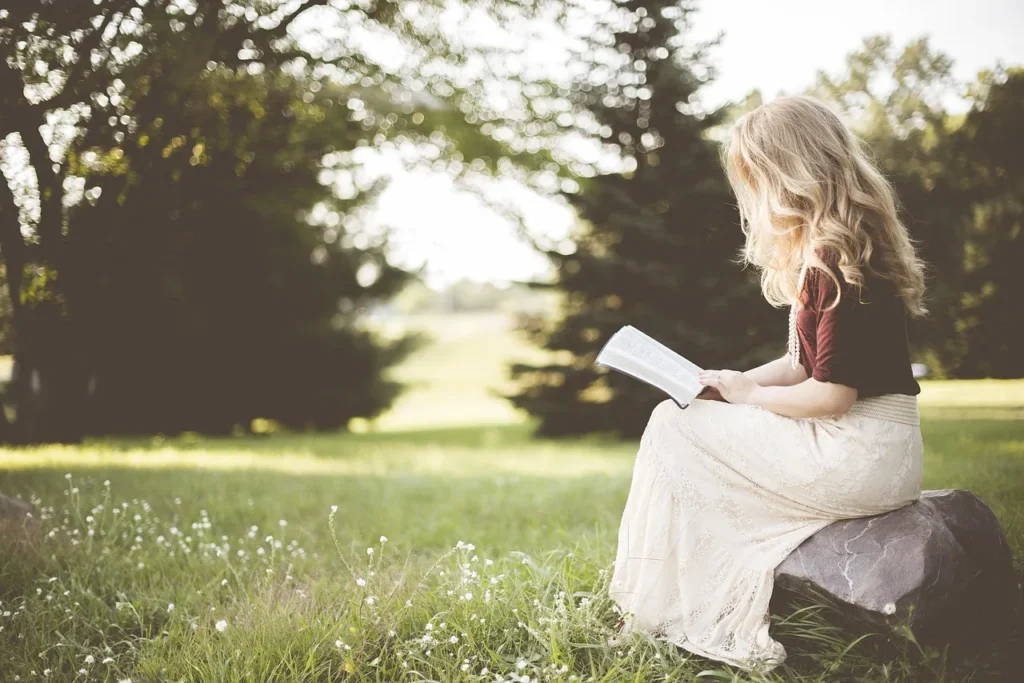 Blonde, girl, book - ESL: Chunk Thought Groups in 7–14 Days with Prof Alex’s App