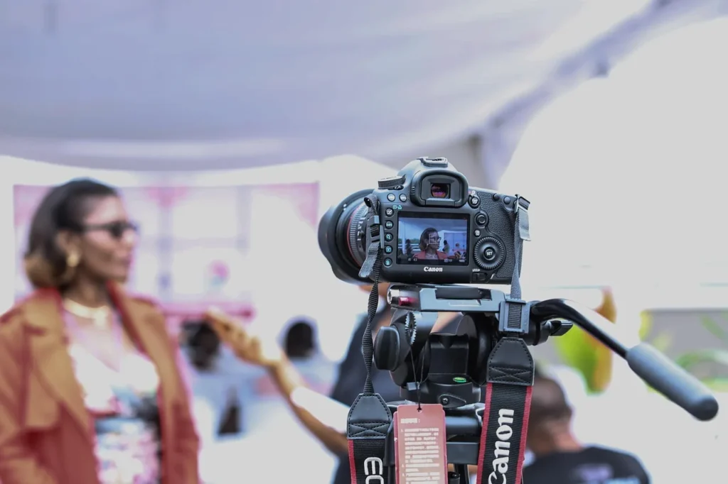 Camera, camera equipment, interview - How to Pronounce “Video” — Inpronunci Guide