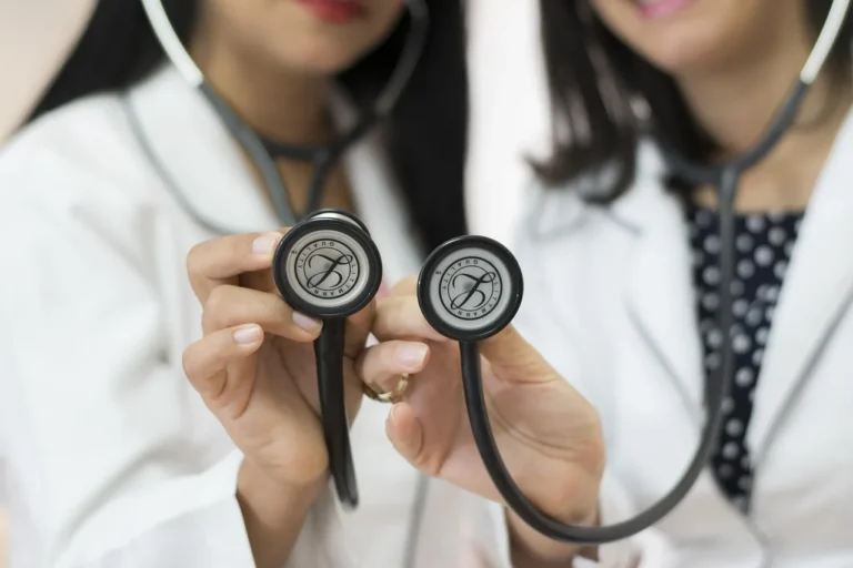 Doctor, team, medicine - Phonetic Training in Medical Communication