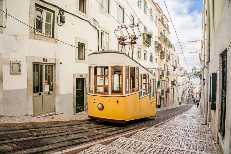 Lisbon, tram, portugal - Six Week Linguist Led Pronunciation Plan for Portuguese Speakers