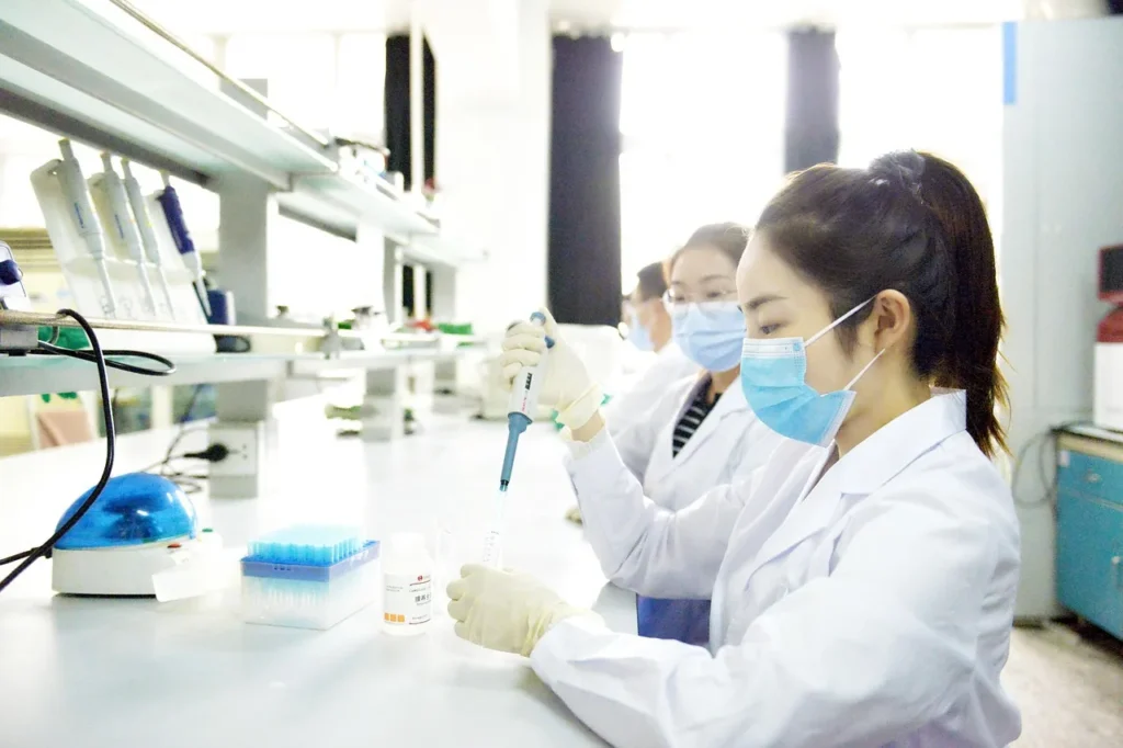 Technology, laboratory, research - Why Pronunciation Training Differs from Medical English Courses